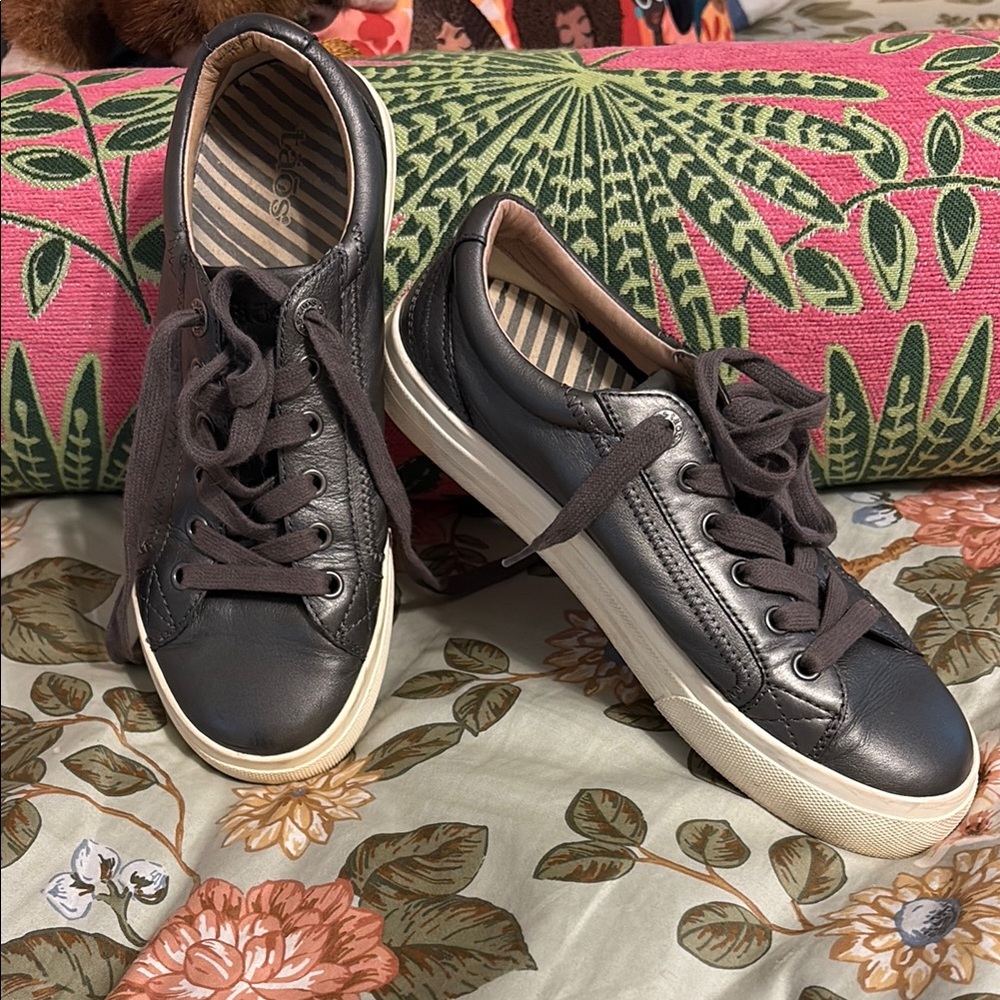 Taos Footwear Brown Sneakers with Versatile Style! Worn only a few times!